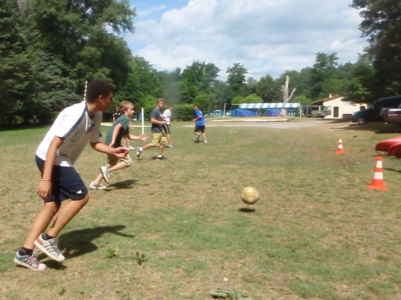 Village Camps International Summer Camp Ard&egrave;che, France 2019-07-26 https://www.villagecamps.com/journals_admin/images/77-23-Football 5.jpg